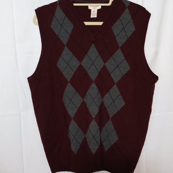 Dockers Men's Knit Vest, Burgundy Gray designs, Size Large 100 % Acrylic. - Picture 6 of 9